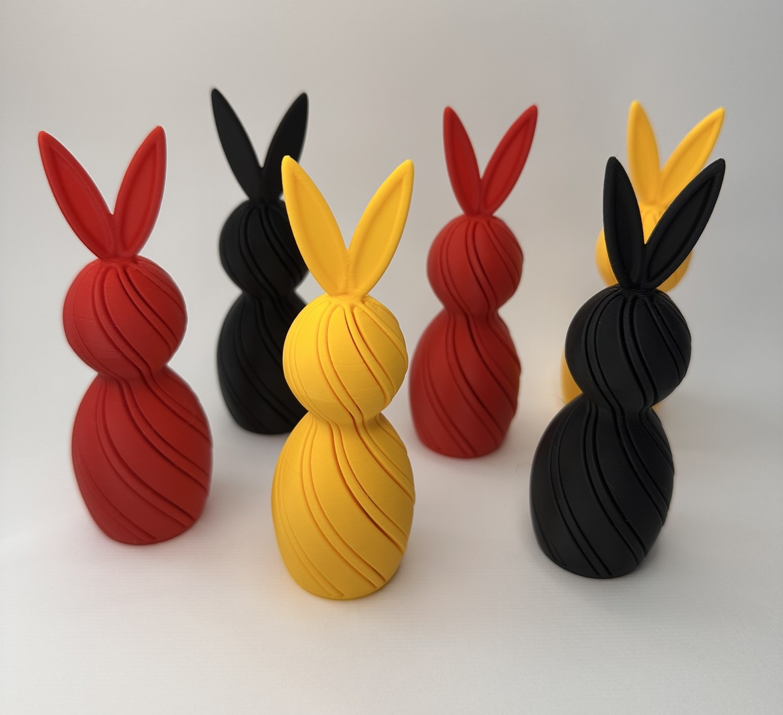 Húsvéti nyuszi (11 cm magas, füllel, csavarható)